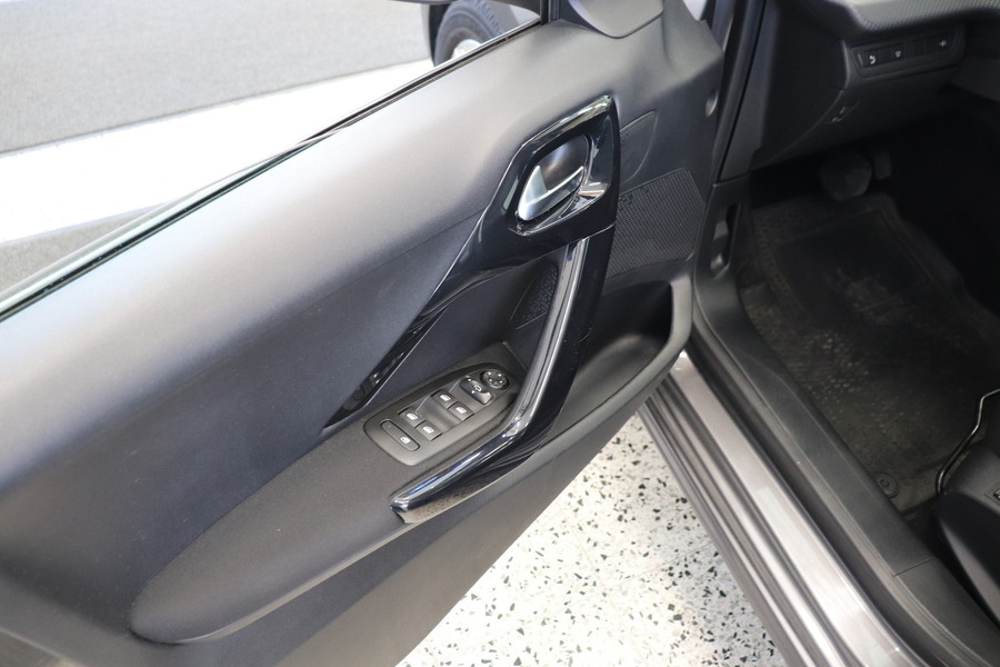 Peugeot 208 vaihtoauto