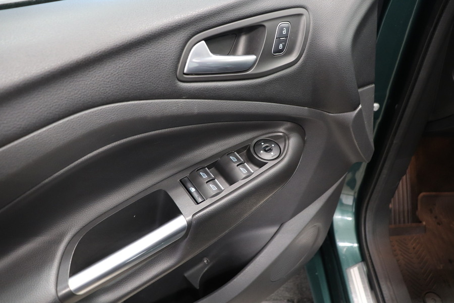 Ford Kuga vaihtoauto