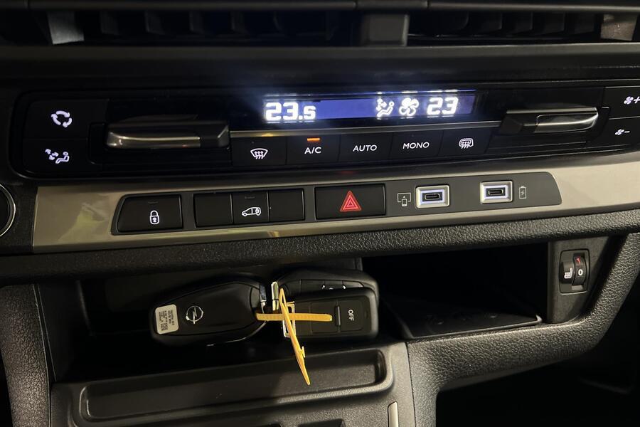 Opel Vivaro vaihtoauto