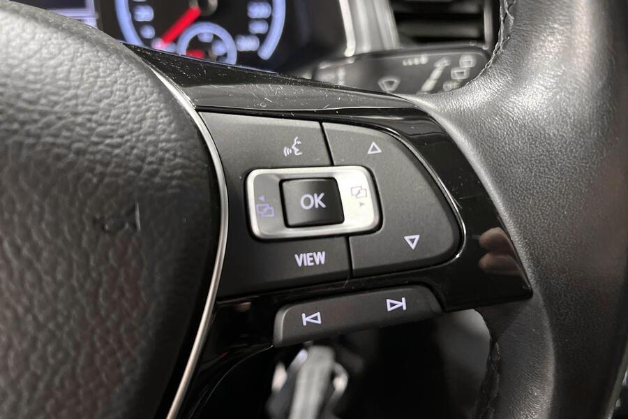 Volkswagen T-Roc vaihtoauto