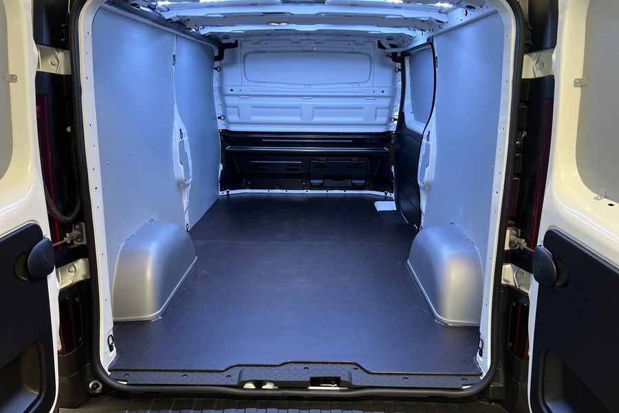 Nissan Primastar vaihtoauto