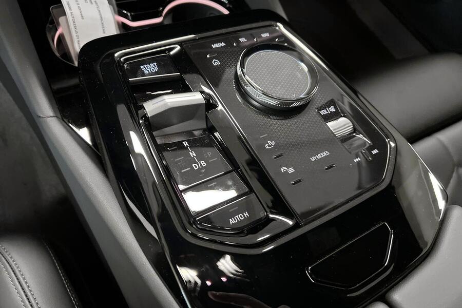 BMW i5 vaihtoauto