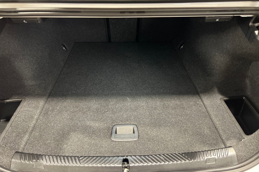 BMW i5 M60 vaihtoauto