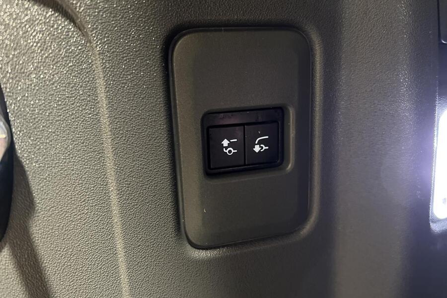 Land Rover Defender vaihtoauto