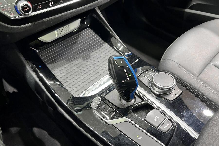 BMW iX3 vaihtoauto