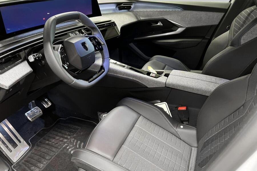 Peugeot E-3008 vaihtoauto