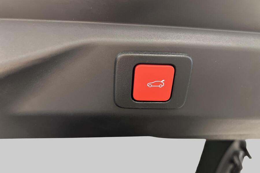 Peugeot E-3008 vaihtoauto