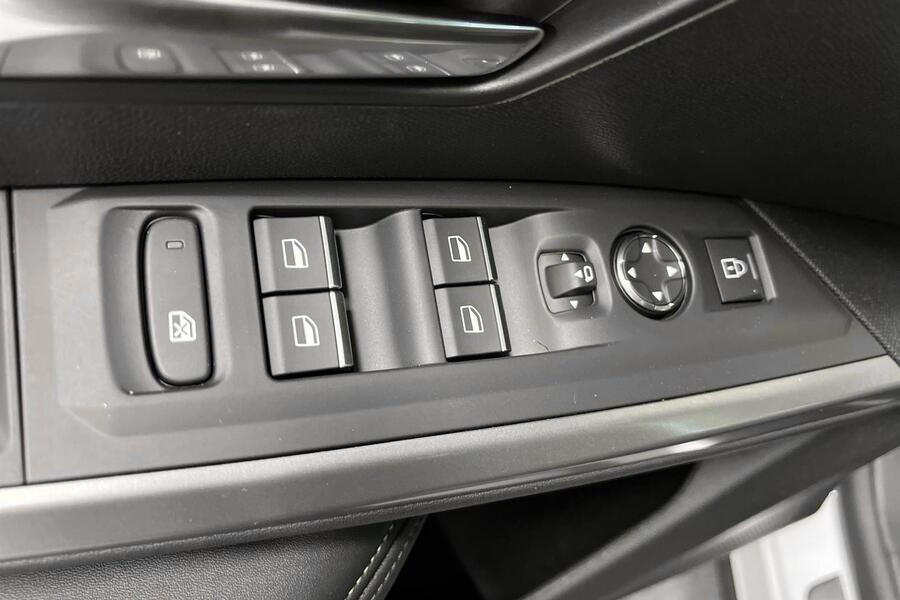 Peugeot E-3008 vaihtoauto