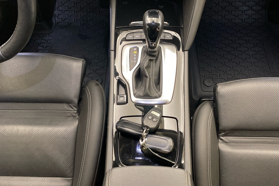 Opel Insignia vaihtoauto