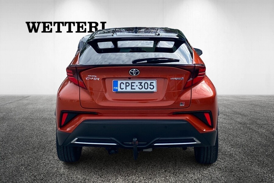 Toyota C-HR vaihtoauto