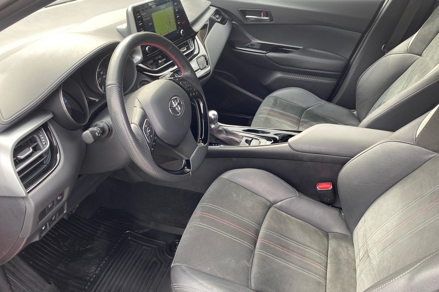 Toyota C-HR vaihtoauto