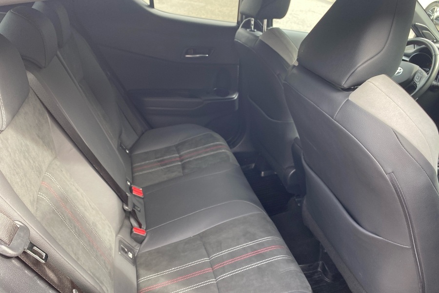 Toyota C-HR vaihtoauto