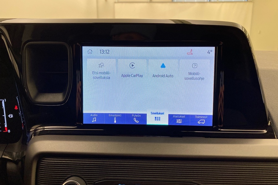 Ford Transit Courier vaihtoauto