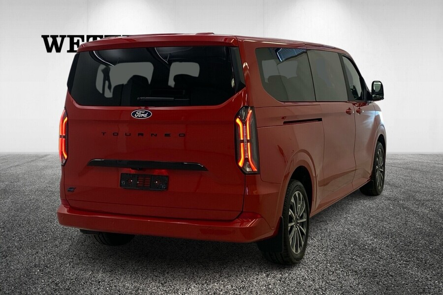 Ford Tourneo Custom vaihtoauto