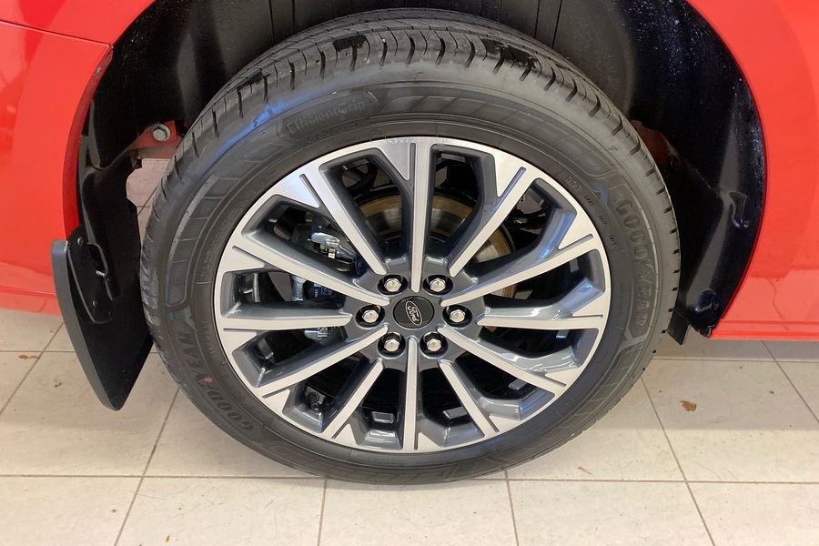 Ford Tourneo Custom vaihtoauto