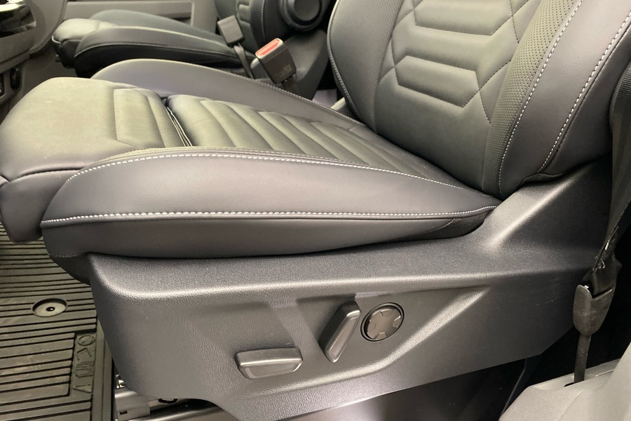 Ford Tourneo Custom vaihtoauto