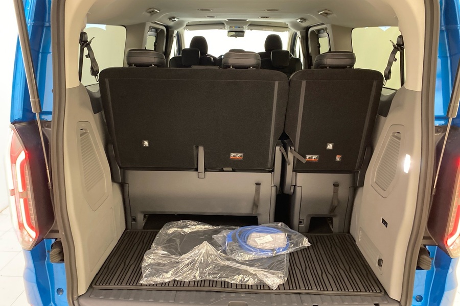 Ford Tourneo Custom vaihtoauto