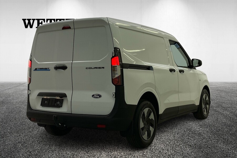 Ford Transit Courier vaihtoauto