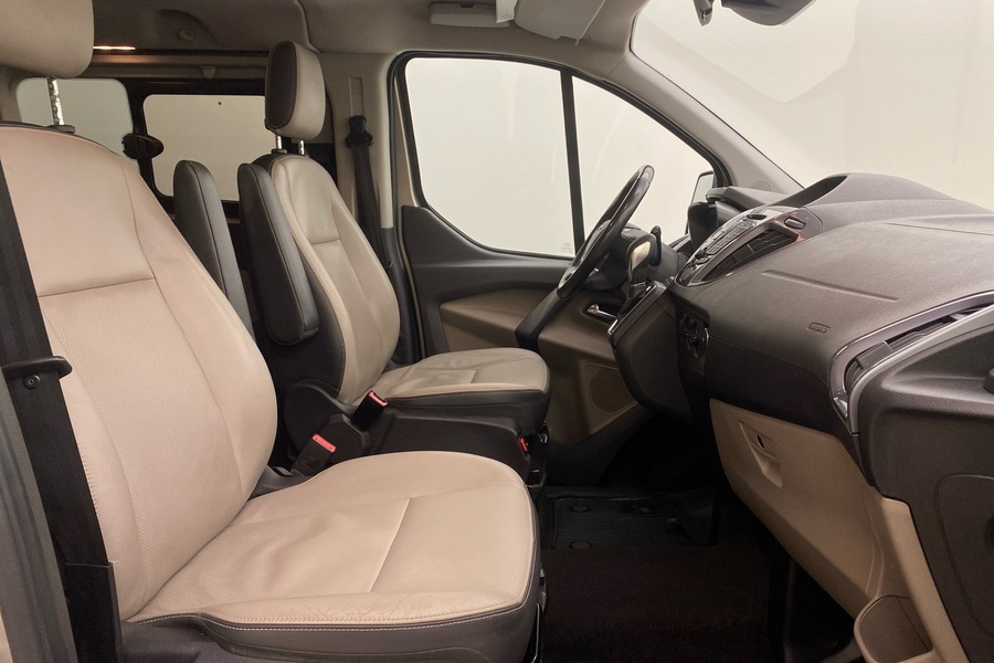 Ford Tourneo Custom vaihtoauto