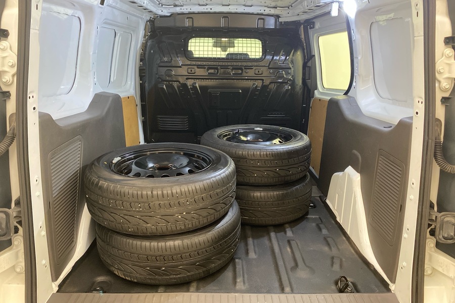 Ford Transit Connect vaihtoauto