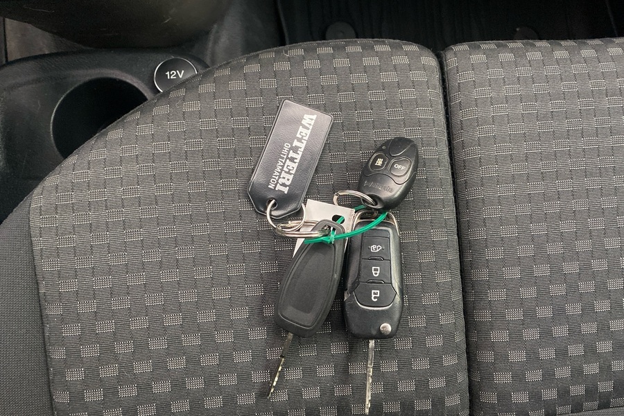 Ford Transit Connect vaihtoauto