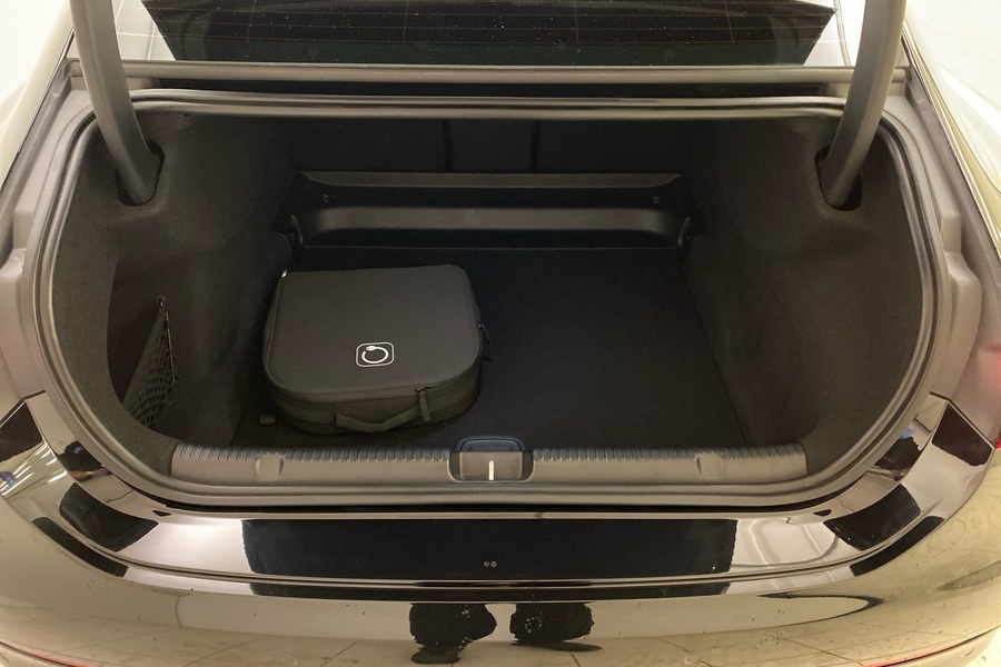 Mercedes-Benz EQE vaihtoauto