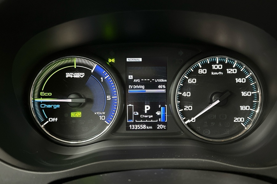 Mitsubishi Outlander PHEV vaihtoauto