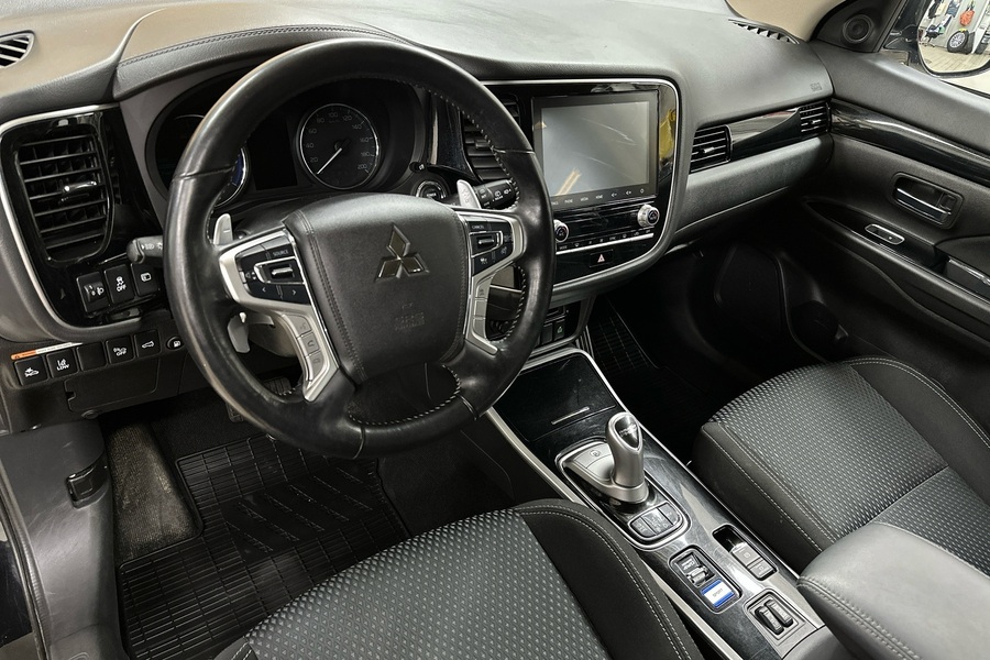 Mitsubishi Outlander PHEV vaihtoauto