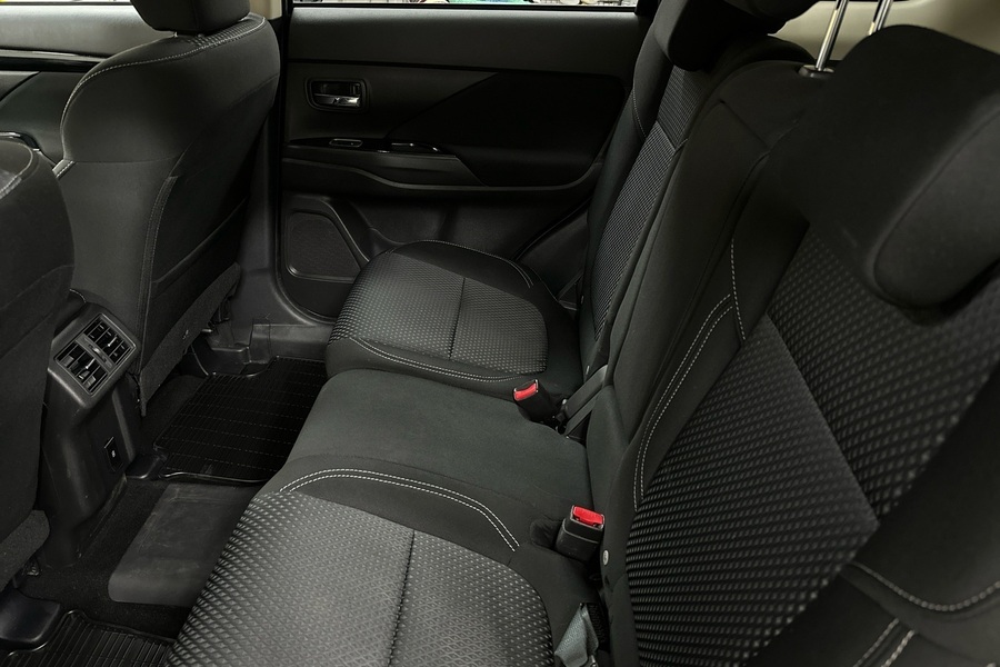 Mitsubishi Outlander PHEV vaihtoauto