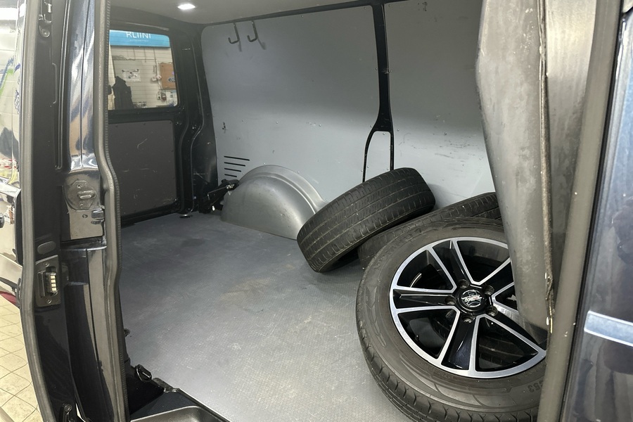 Volkswagen Transporter vaihtoauto