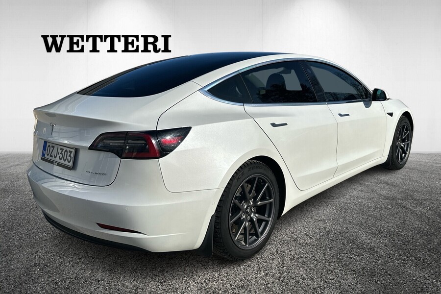 Tesla Model 3 vaihtoauto