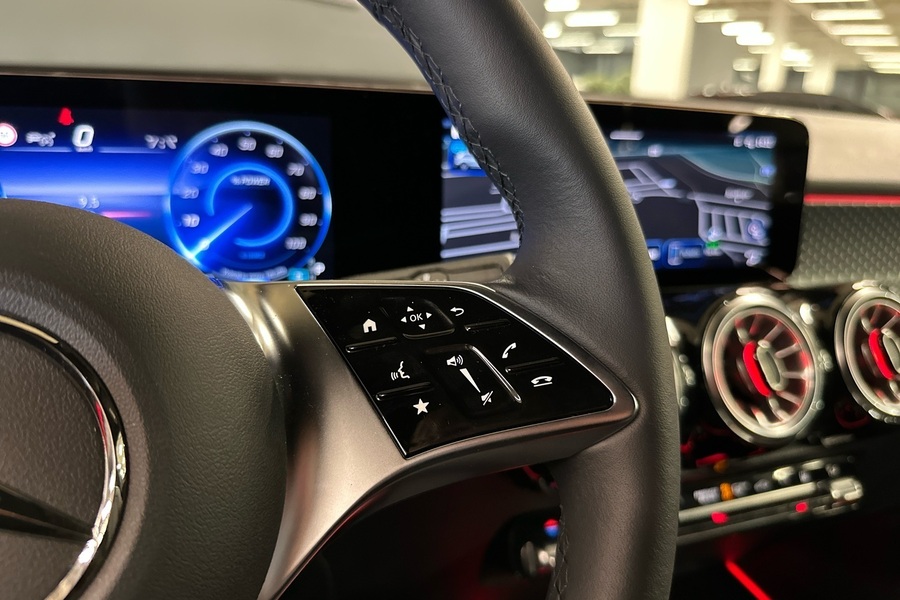 Mercedes-Benz EQB vaihtoauto