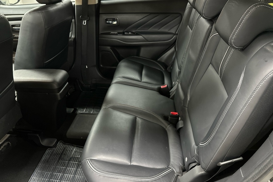 Mitsubishi Outlander PHEV vaihtoauto