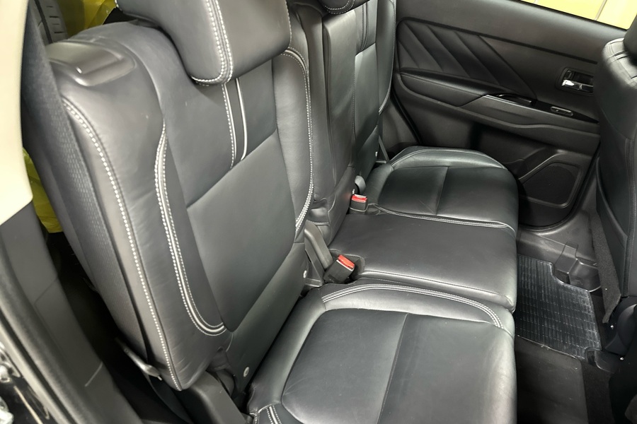 Mitsubishi Outlander PHEV vaihtoauto