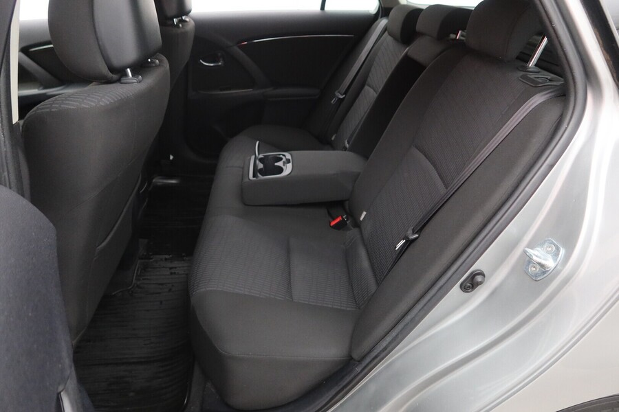 Toyota Avensis vaihtoauto