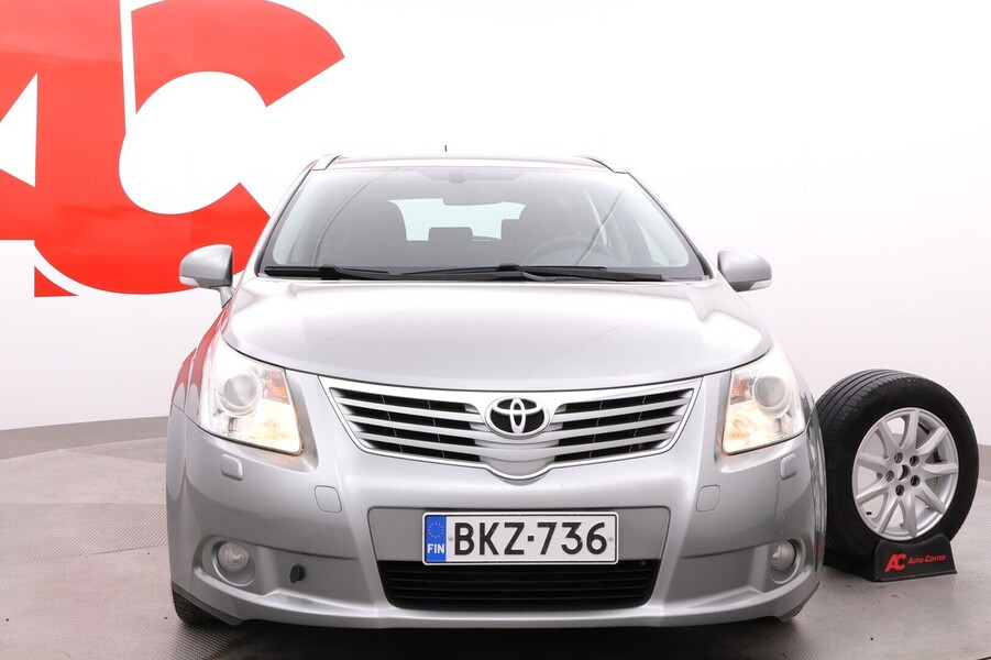 Toyota Avensis vaihtoauto