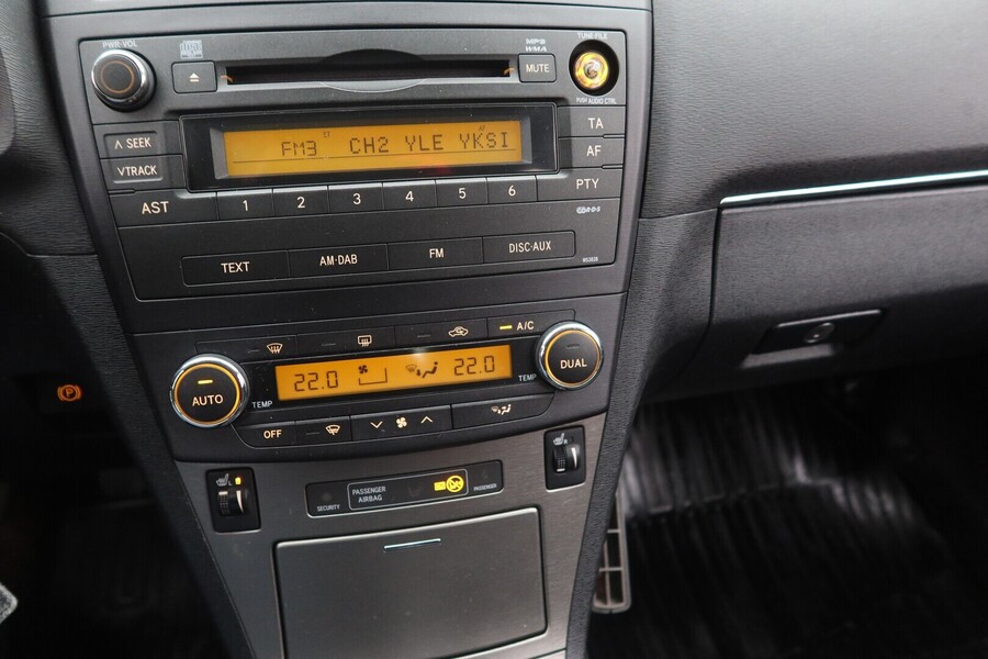 Toyota Avensis vaihtoauto