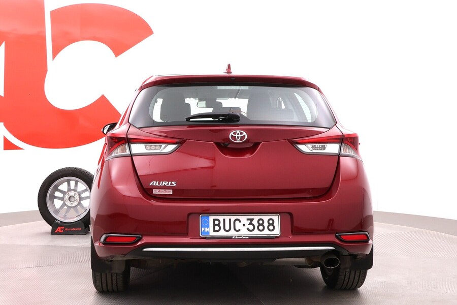 Toyota Auris vaihtoauto