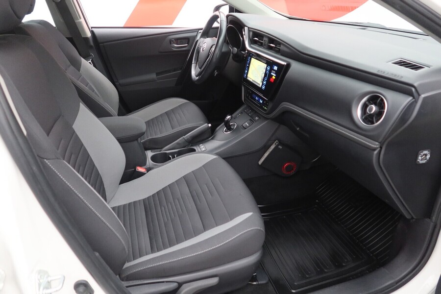 Toyota Auris vaihtoauto