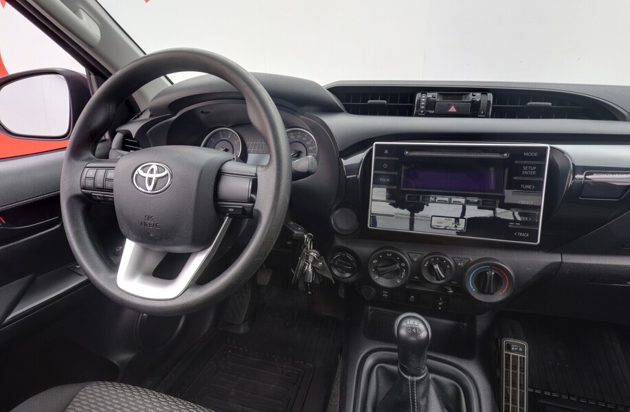 Toyota Hilux vaihtoauto