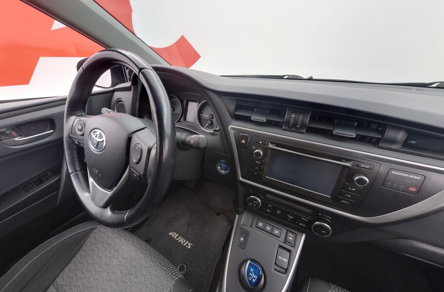 Toyota Auris vaihtoauto