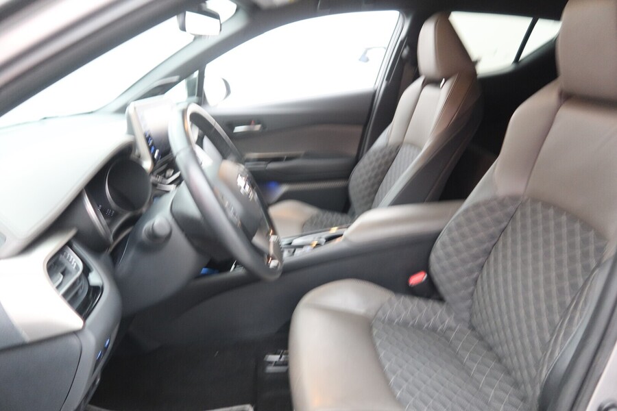 Toyota C-HR vaihtoauto