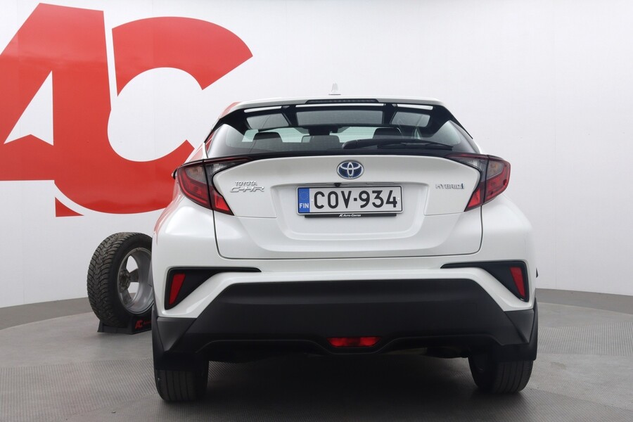 Toyota C-HR vaihtoauto