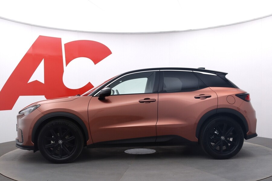 Lexus LBX vaihtoauto