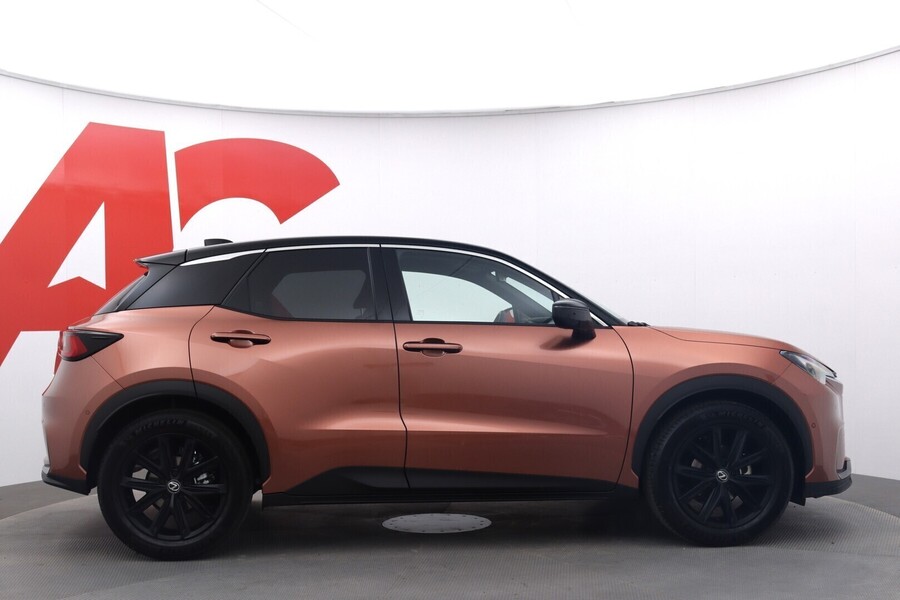 Lexus LBX vaihtoauto