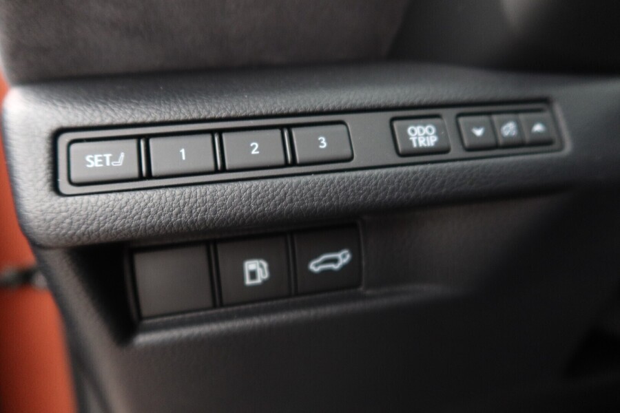 Lexus LBX vaihtoauto