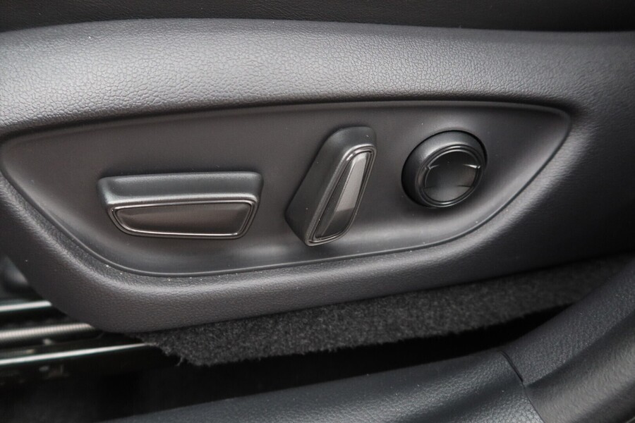 Lexus LBX vaihtoauto