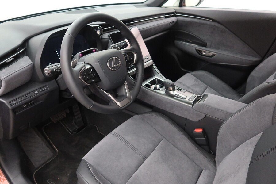 Lexus LBX vaihtoauto