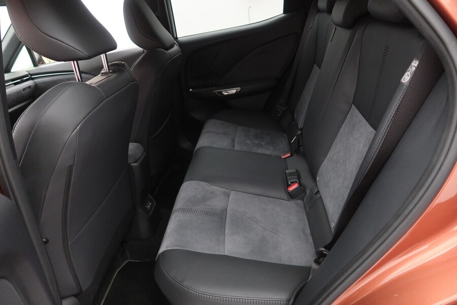 Lexus LBX vaihtoauto