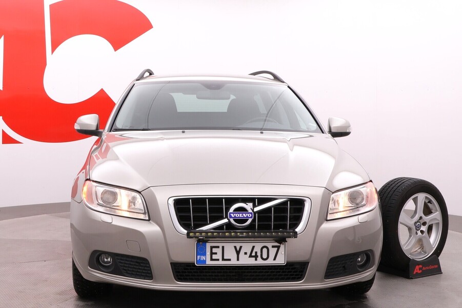 Volvo V70 vaihtoauto